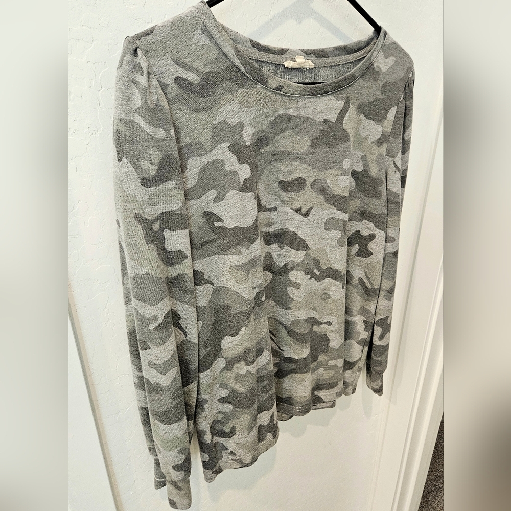 Jane and Delancey Long Sleeve Camouflage Tshirt, Size Large